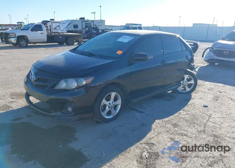 2013 Toyota Corolla S z USA, uszkodzony, nr VIN 5YFBU4EE2DP195314